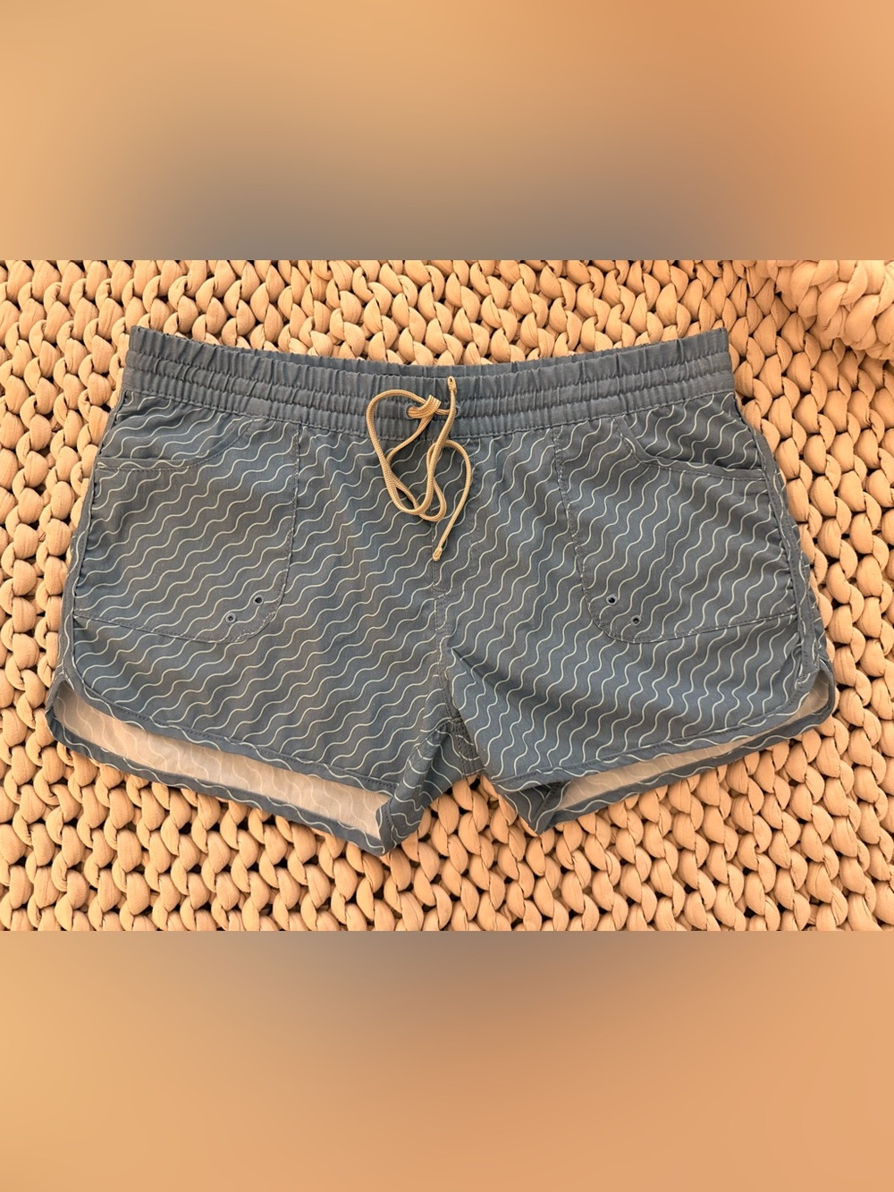 United By Blue Women’s Wave Print Board Shorts EUC XL